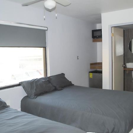 Apartamentos Ambassador 티후아나 외부 사진
